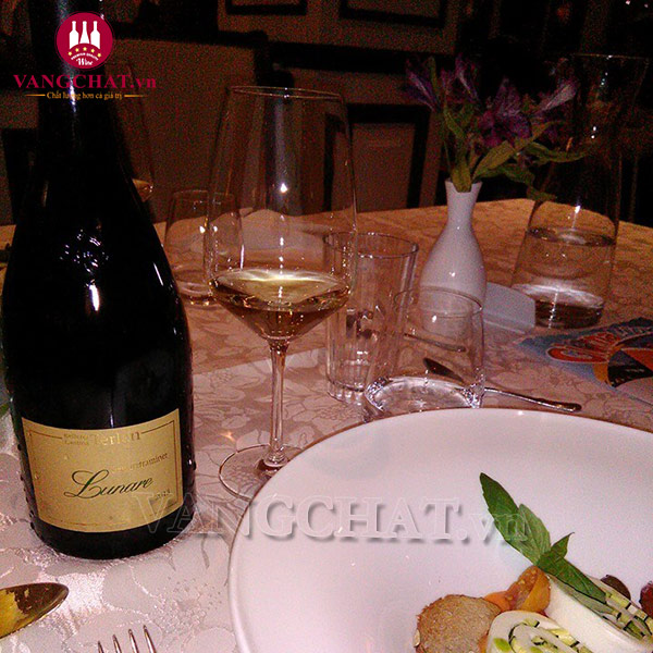 Rượu vang Ý Lunare Gewurztraminer