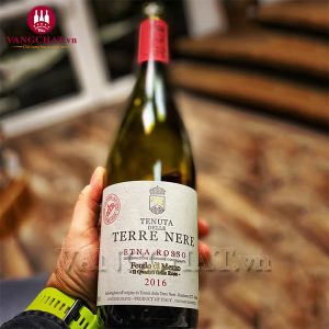 Rượu vang Ý Terre Nere Etna Rosso Feudo Di Mezzo