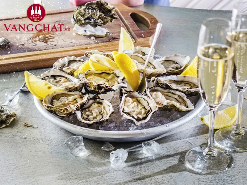 Thưởng thức rượu vang VDP Louis Eschenauer Sauvignon Blanc cùng hải sản