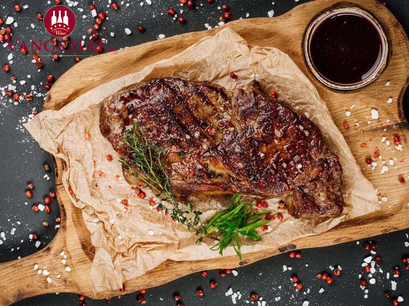 Thưởng thức món ăn cùng rượu vang Ý Codici 3L