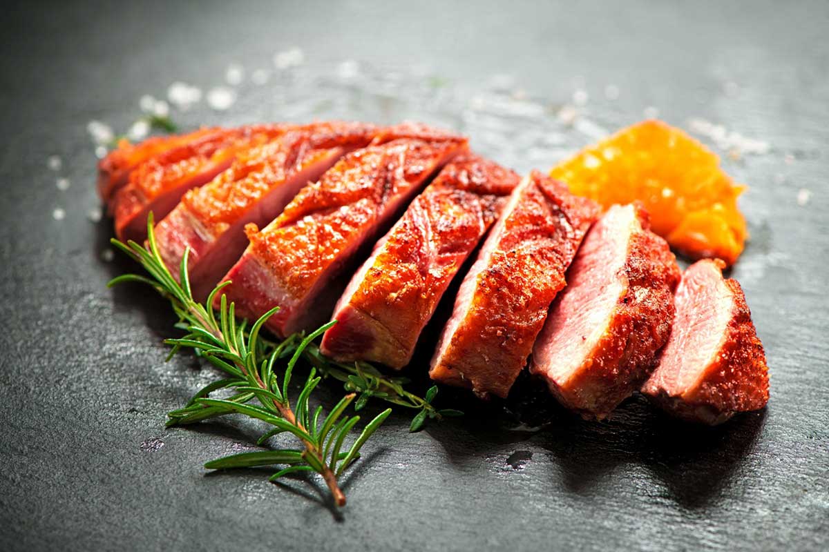 Tuyệt tác vịt áp chảo hương thảo
