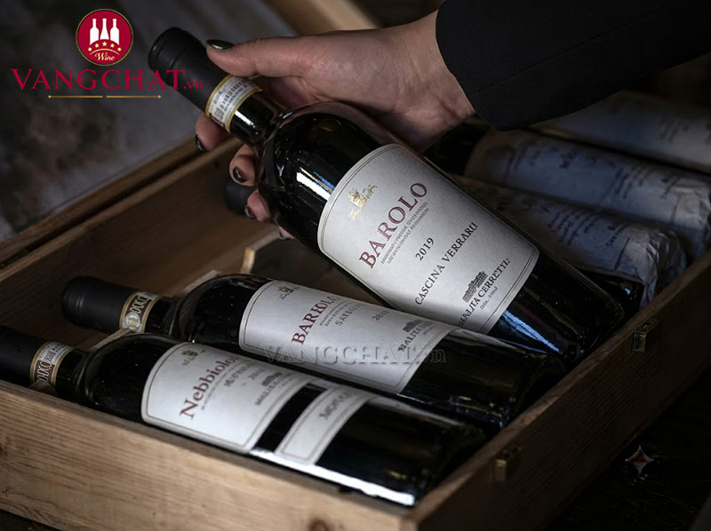 Cận thùng vang đỏ Tenuta Carretta Cascina Ferrero Barolo DOCG chính hãng