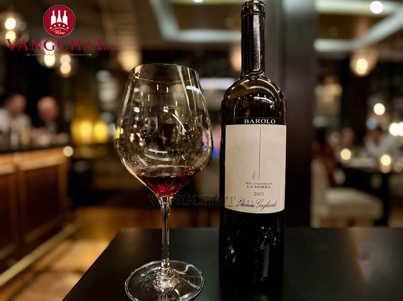 Ly rượu vang đỏ Gianni Gagliardo Barolo DOCG del Comune di La Morra chính hãng