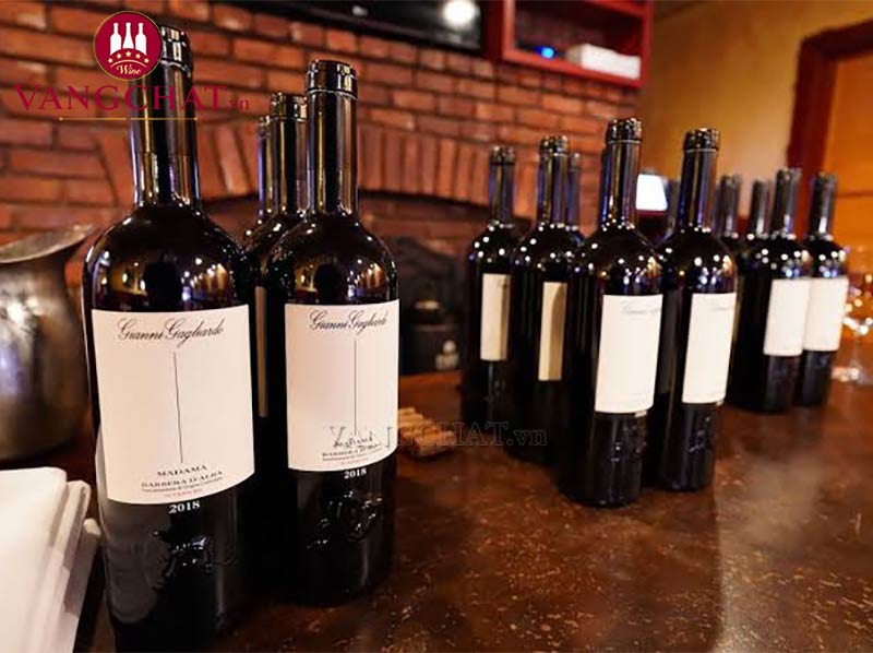 Những chai rượu vang Gianni Gagliardo Madama Barbera d’Alba, Barbera